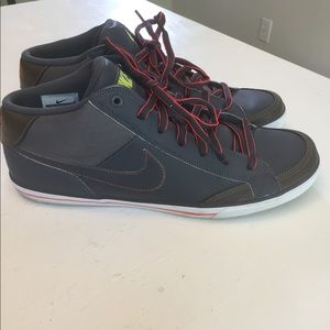 Nike mid-top men’s sneakers size 13